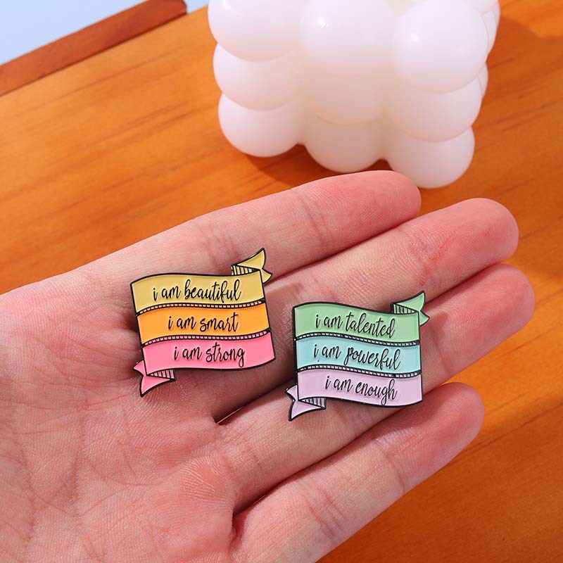 Broche esmaltado de libros bon - Jewelry Making Journal reseña y precio